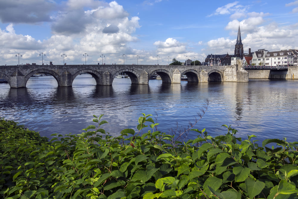 bezienswaardigheden buiten maastricht in de natuur
